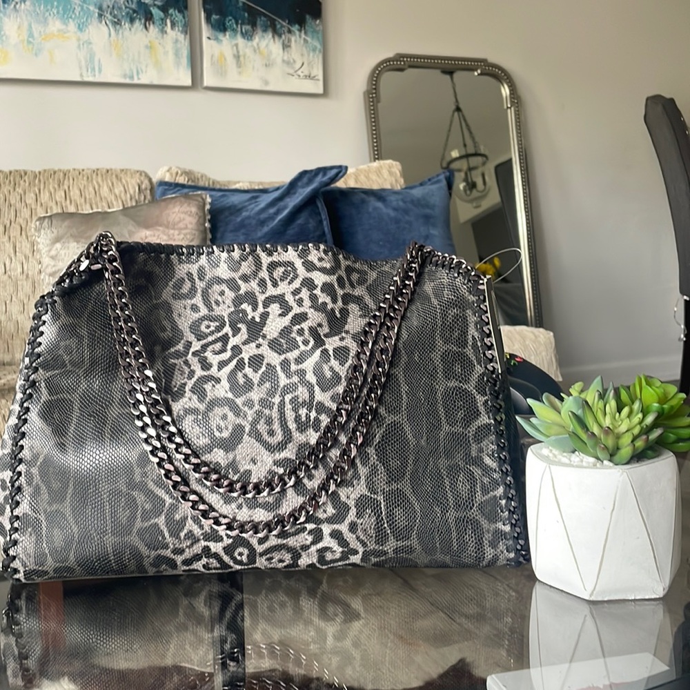 INZI tote